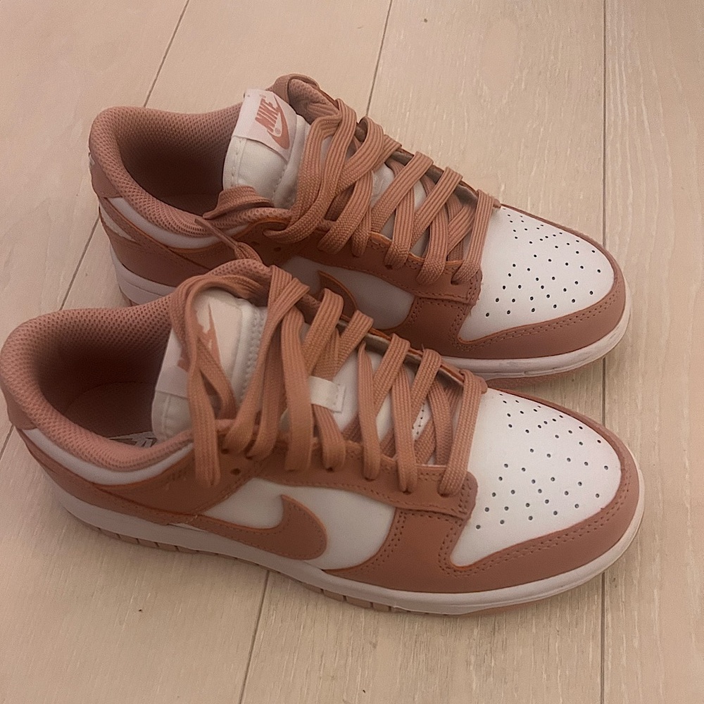 Nike Dunks Rose Whisper